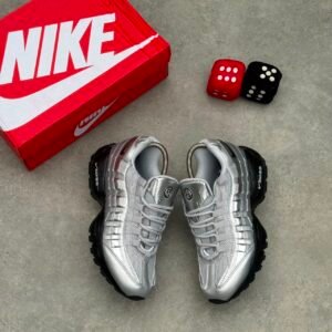 NIKE AIR MAX 95 SNEAKERS SILVER